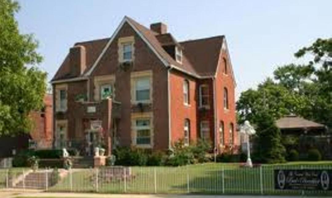 Central West End Bed And Breakfast Сейнт Луис Екстериор снимка